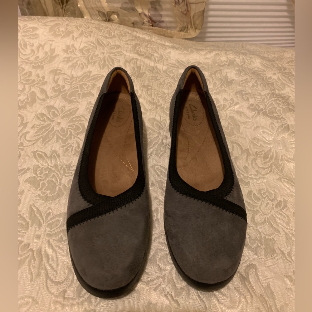 Clarks leather textile upper shoes ,new ,clean comfortables.